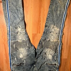 Dash jeans 48/32

9” wide at bottom
30” inseam